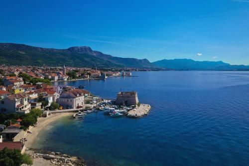 Villa Olea 2024 Heated Pool -Sauna -400 m beach