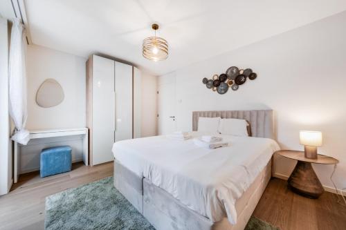 Modern 1 Bedroom in Montreux Center by GuestLee photo 2
