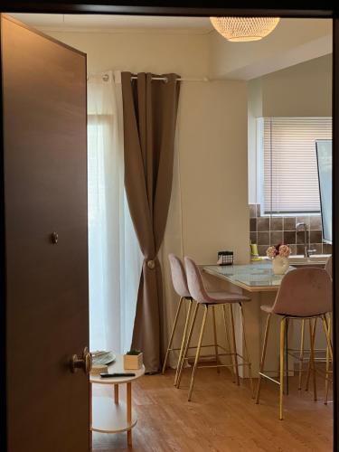 Acropolis Sidewalk view