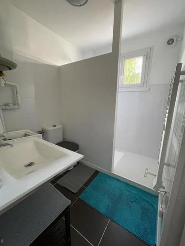 Photo de la galerie de l'établissement Agréable logement 2 pièces, à La Rochelle