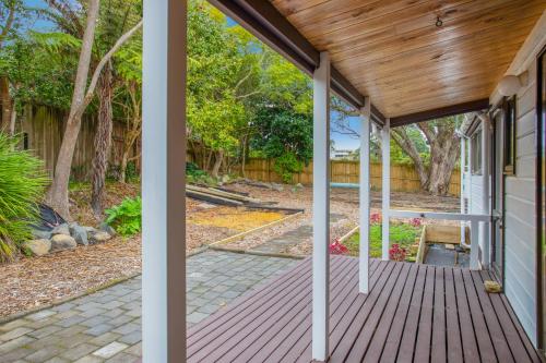 Greenhithe Hidden Gem with Sea Views and Parkingにある庭