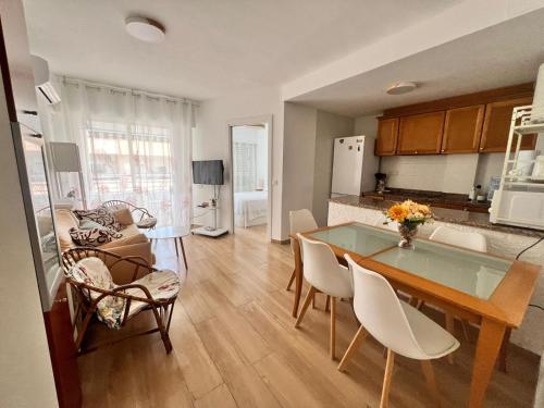 Η κουζίνα ή μικρή κουζίνα στο Acogedor apartamento en la playa