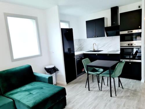 La Belle Emeraude-Appart cosy proche Paris avec parking