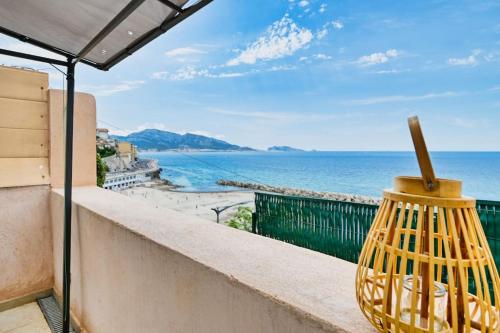 Coquet appartement en bord de mer et corniche