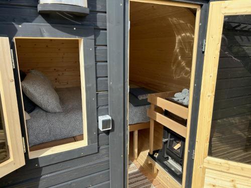 Palanda nebo palandy na pokoji v ubytování Stone MT Garden Pod