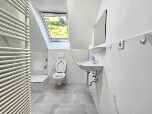 Bilik mandi di Wohnreich Blaustein Mitte -3A- 4er WG mit eigenem Bad