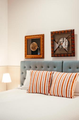 Postel nebo postele na pokoji v ubytování Cremorne Point Manor