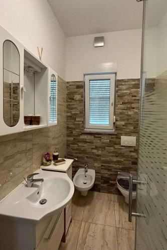 Family friendly apartments with a swimming pool Pula - 22040
