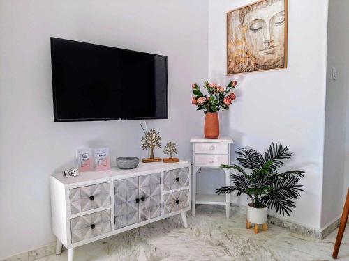 Elaia Luxury Home