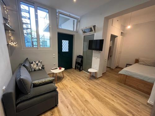 Noa - Designed City Center Suite With A Garden