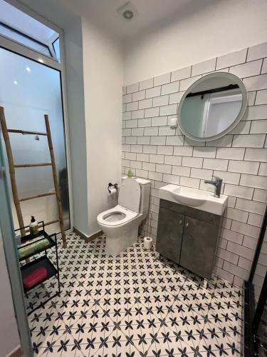 Noa - Designed City Center Suite With A Garden