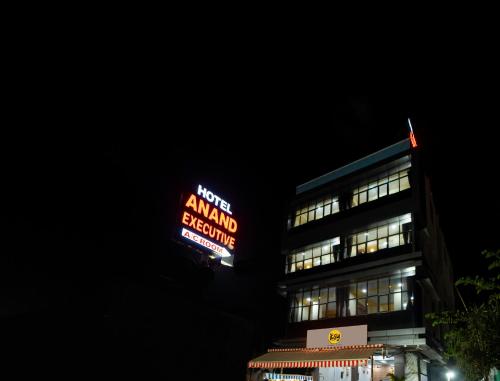 a building with a sign that reads acute emergency breathing at Itsy Hotels Anand Executive, Near Amanora in Pune