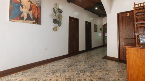 Gambar di galeri bagi RedDoorz at Casa Rafaelle Transient Ilocos Sur di San Vincente