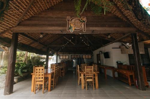 Restoran atau tempat lain untuk makan di RedDoorz at Casa Rafaelle Transient Ilocos Sur