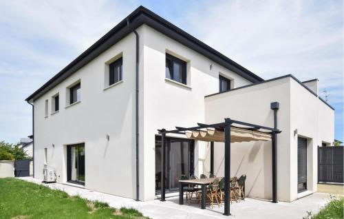 Lovely Home In Grentheville With Wifi