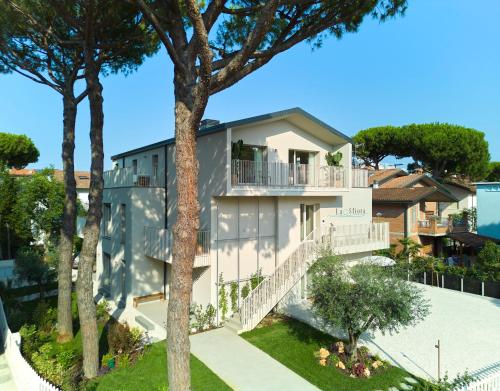 Το κτήριο όπου στεγάζεται  το διαμέρισμα