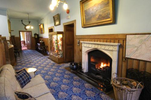 Posezení v ubytování Glengarry Castle Hotel