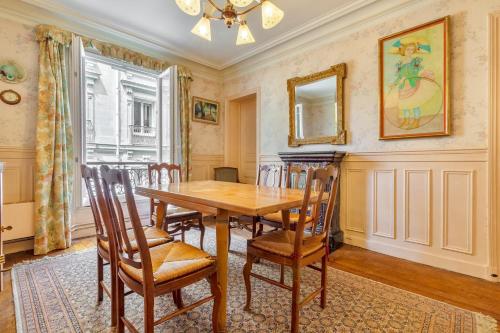 Chanzy-Spacieux appartement familial Place de la Nation