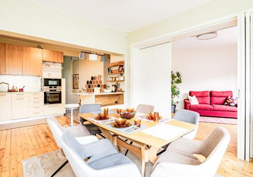 Luxury And Spacious Apartment at the Hearth of the City