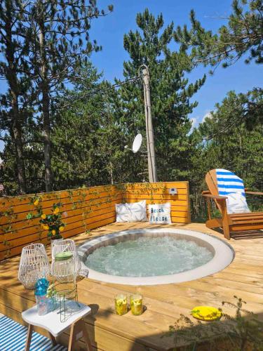 Piscina en o cerca de Forest House A Frame