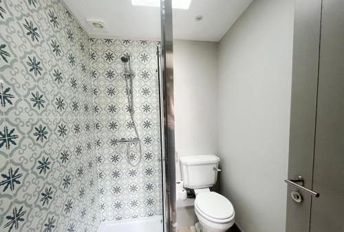 Bilik mandi di Number 4 Clevedon