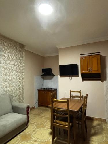 Μια τηλεόραση ή/και κέντρο ψυχαγωγίας στο Family hotel in Grigoleti