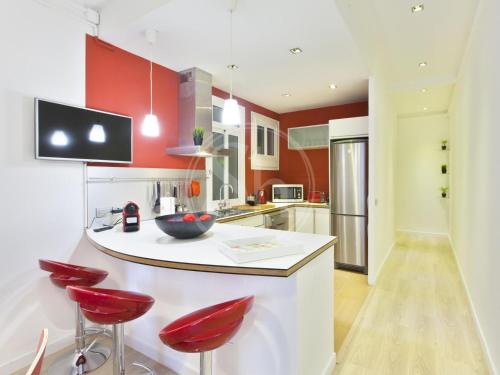 Bright Apartment near Plaça Espanya