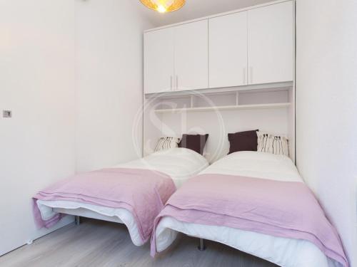 Bright Apartment near Plaça Espanya