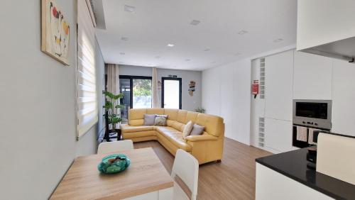 Casa D'Além I & II by LovelyStay