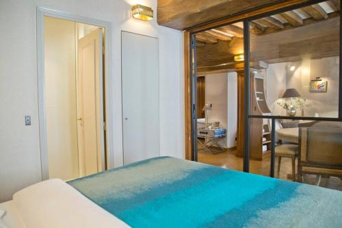 Kristine - Luxury 2BR Saint-Germain Notre-Dame photo 13