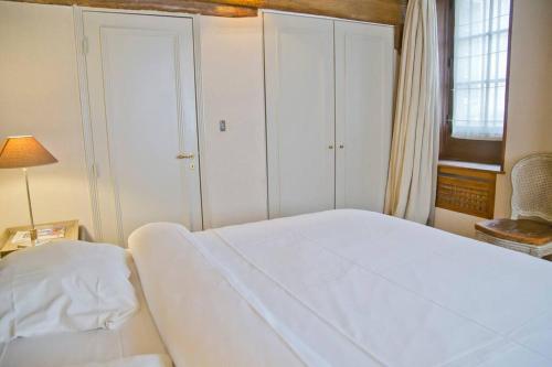 Kristine - Luxury 2BR Saint-Germain Notre-Dame photo 14