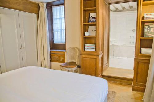 Kristine - Luxury 2BR Saint-Germain Notre-Dame photo 31