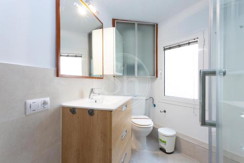 Modern Eixample Flat with Private Terrace