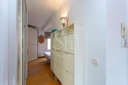 Modern Eixample Flat with Private Terrace