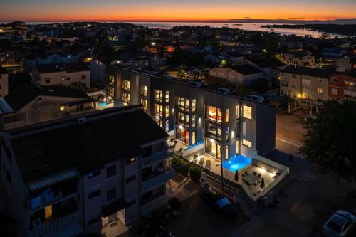 Casa Cadoc by Briskva