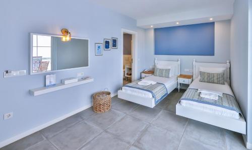 Postel nebo postele na pokoji v ubytování Luvi Kaş Otel - Adults Only (+16)
