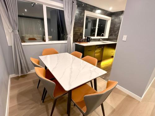 Χώρος καθιστικού στο 3 Bedroom House North Shore