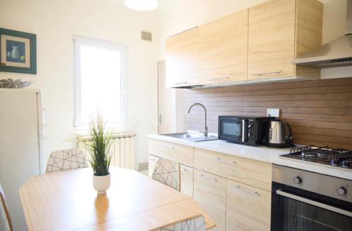 Santo Spirito Terrace Apartment with a view