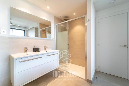 HigueronRentals Sea Breeze
