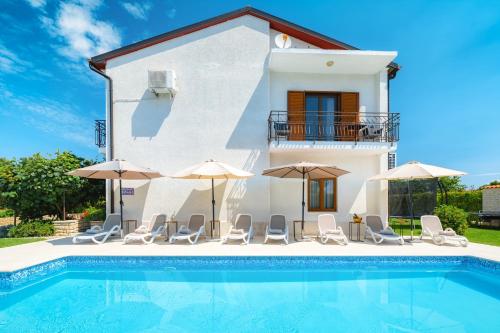 House Demetra by Briskva