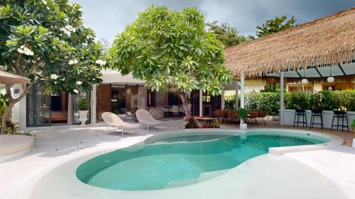 Bazén v ubytování Idyllic Samui Beach Villa Resort nebo v jeho okolí