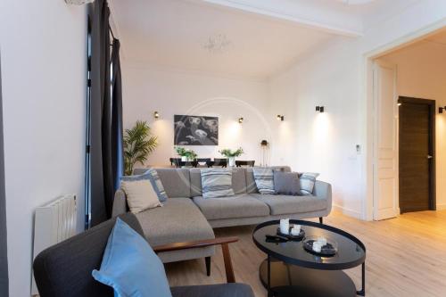 Spacious Family Apartment in Central Barcelona