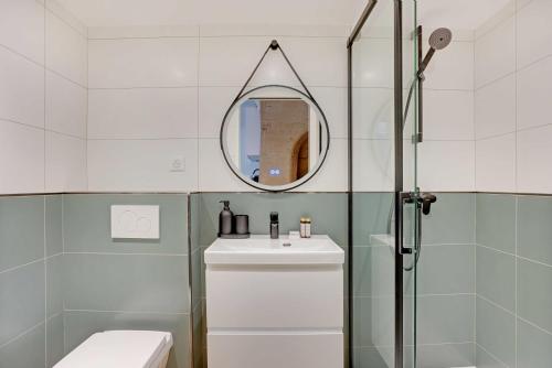 Magnifique appt avec 2 salons- 1BD-6P - Notre-Dame