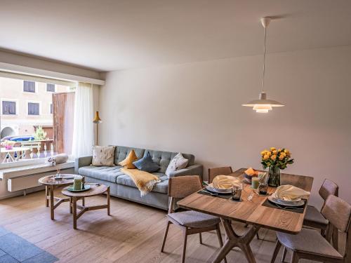 Apartment Chesa Palüdin 13 - Pontresina by Interhome