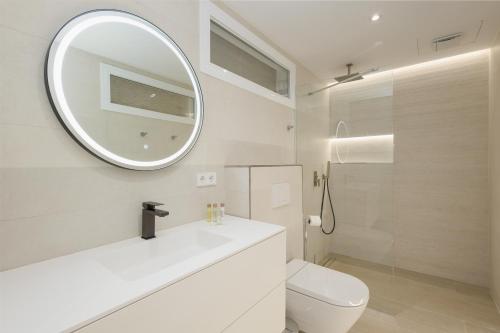 Renovated apartment with garden and direct beach access, Marbella East