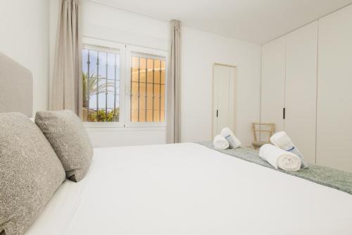 Renovated apartment with garden and direct beach access, Marbella East