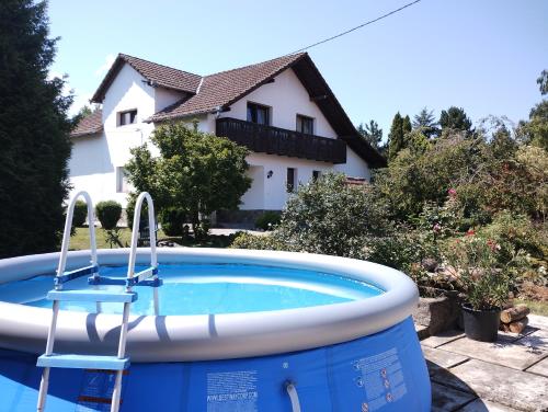 Swimmingpoolen hos eller tæt på Boutique apartment 80 sqm