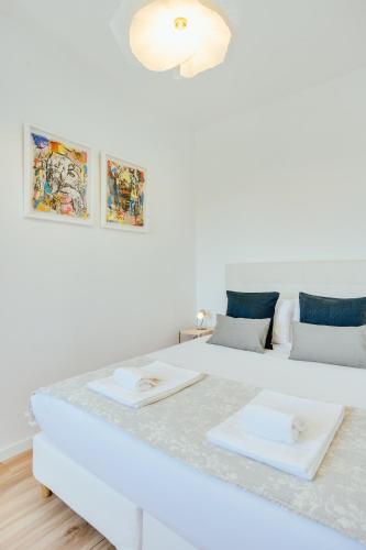 Rola Art Work Studio II by DA'HOME