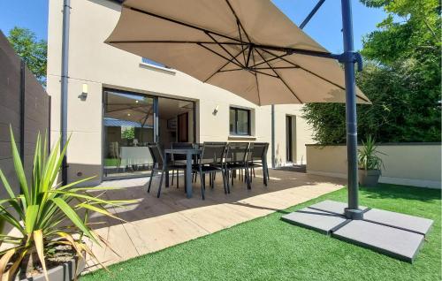 Amazing Home In Saint-Coulomb With Wifi