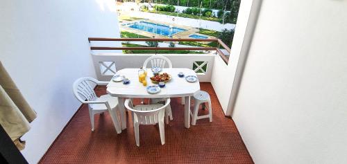 Apartment - Sleeps 2 Parking & Pool Access
